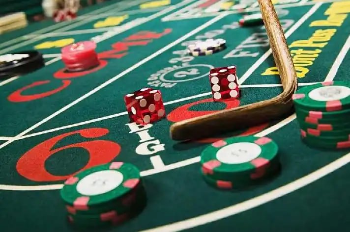 Layar jadwal studio live dealer win99 menampilkan waktu operasi untuk blackjack, roulette, baccarat, dan Dragon Tiger